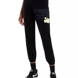 FREECITY Cotton Logo Sweatpants in Blackspace Cream color